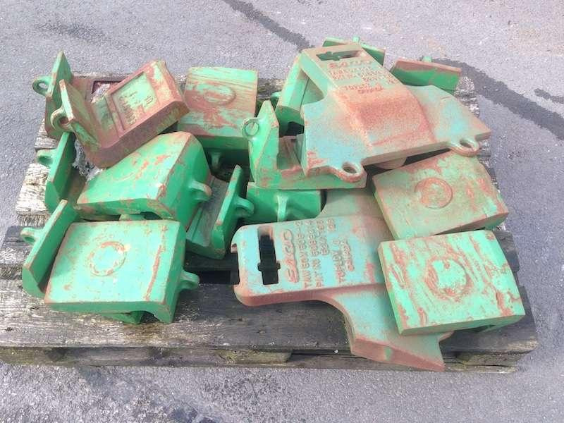 PIECES D'USURE POUR BROYEUR ESCO - Construction equipment: picture 1 PIECES D'USURE POUR BROYEUR ESCO - Construction equipment: picture 1