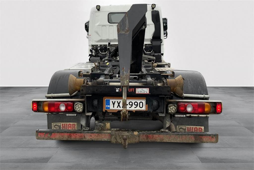 Fuso Canter 9C18 - Hook lift truck: picture 4 Fuso Canter 9C18 - Hook lift truck: picture 4