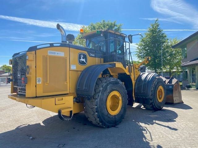 John Deere 744 P MIETE / RENTAL (12002125) - Wheel loader: picture 5 John Deere 744 P MIETE / RENTAL (12002125) - Wheel loader: picture 5