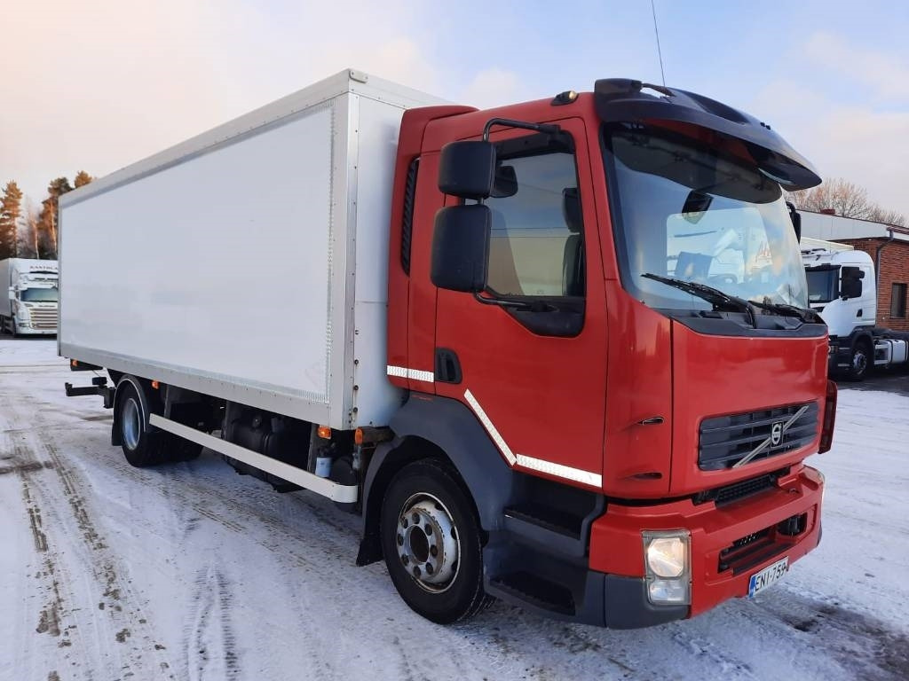 Volvo FL 240 - Box truck: picture 2 Volvo FL 240 - Box truck: picture 2