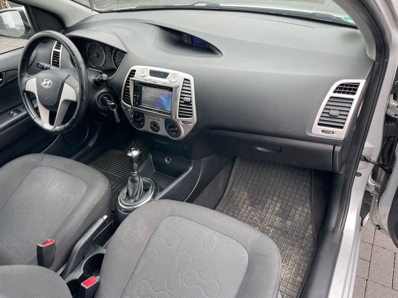 Sedan Hyundai i20 Klima: picture 17
