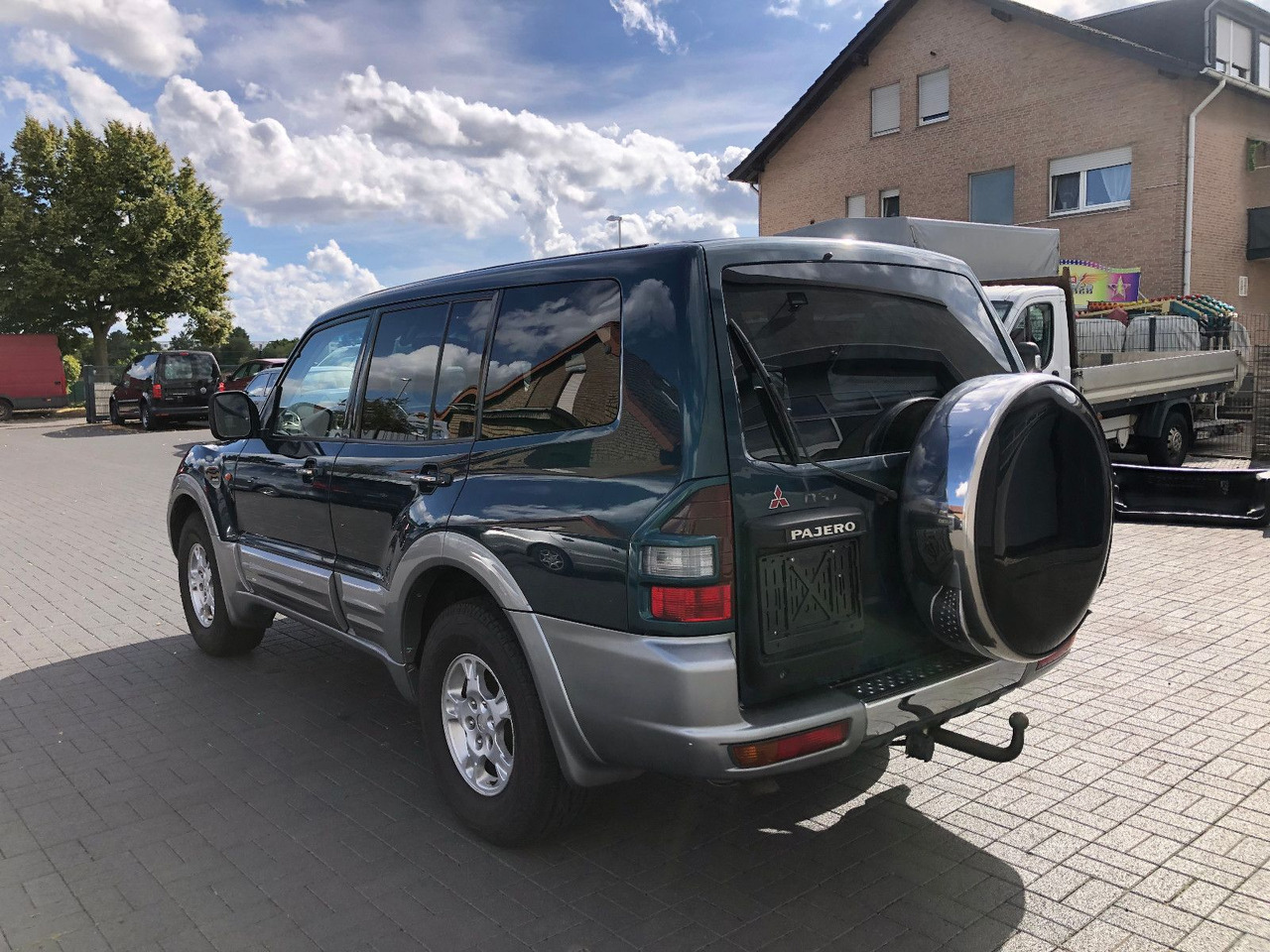 Mitsubishi Pajero 3,2 DI-D Elegance 7-Sitzer - SUV: picture 3 Mitsubishi Pajero 3,2 DI-D Elegance 7-Sitzer - SUV: picture 3