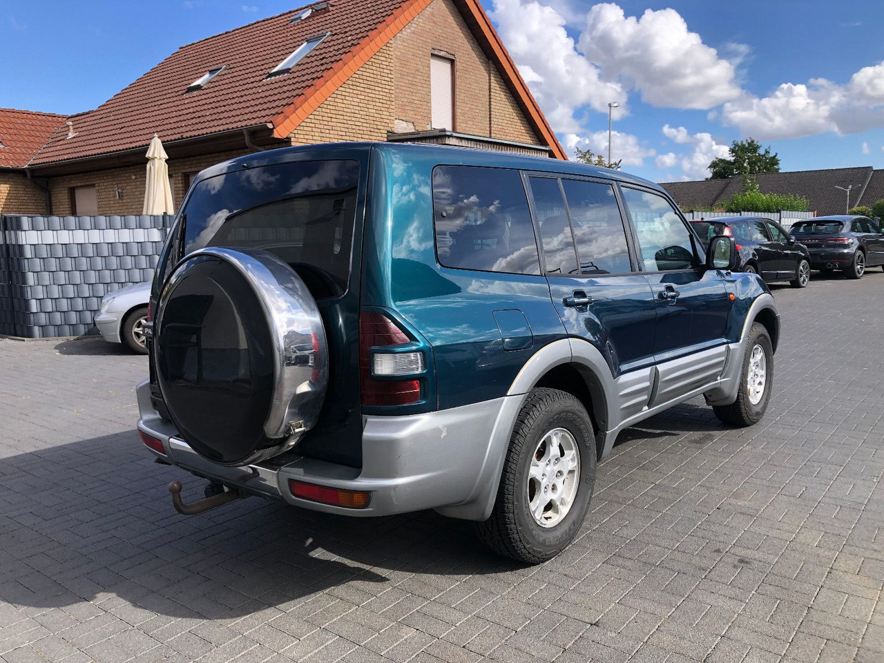 Mitsubishi Pajero 3,2 DI-D Elegance 7-Sitzer - SUV: picture 2 Mitsubishi Pajero 3,2 DI-D Elegance 7-Sitzer - SUV: picture 2