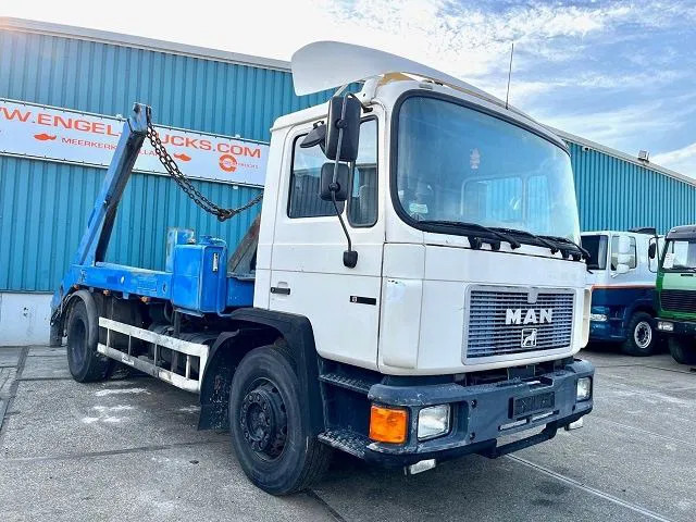 MAN F 18.232 (6 CILINDER) M90 WITH TELESCOPIC CONTAINER SYSTEM (8 GEARS MANUAL GEARBOX / EURO 1 (MECHANICAL PUMP AND INJECTORS)) - Skip loader truck: picture 2 MAN F 18.232 (6 CILINDER) M90 WITH TELESCOPIC CONTAINER SYSTEM (8 GEARS MANUAL GEARBOX / EURO 1 (MECHANICAL PUMP AND INJECTORS)) - Skip loader truck: picture 2