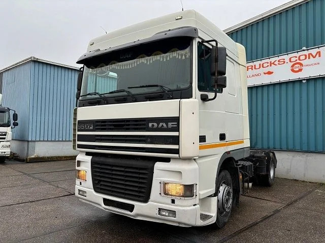 DAF 95.430 XF SPACECAB (EURO 3 / ZF16 MANUAL GEARBOX / ZF-INTARDER / AIRCONDITIONING / 870 LITER DIESELTANK) - Tractor unit: picture 1 DAF 95.430 XF SPACECAB (EURO 3 / ZF16 MANUAL GEARBOX / ZF-INTARDER / AIRCONDITIONING / 870 LITER DIESELTANK) - Tractor unit: picture 1