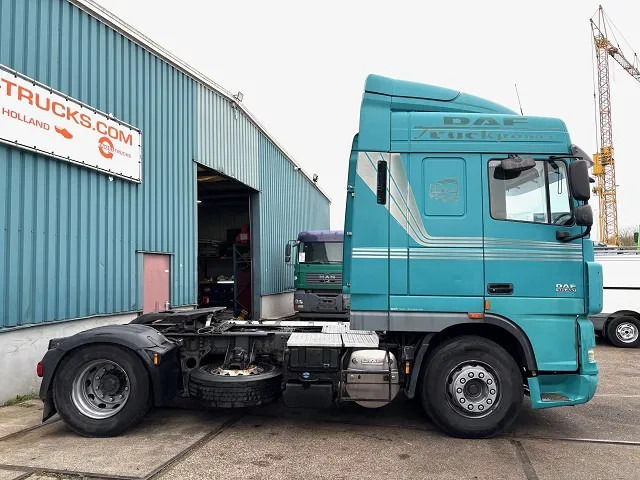 DAF XF 105.460 ATE SPACECAB (EURO 5 / ZF MANUAL GEARBOX / P.T.O. / AIRCONDITIONING / FRIDGE UNDER BED / ETC.) - Tractor unit: picture 4 DAF XF 105.460 ATE SPACECAB (EURO 5 / ZF MANUAL GEARBOX / P.T.O. / AIRCONDITIONING / FRIDGE UNDER BED / ETC.) - Tractor unit: picture 4