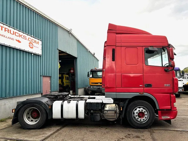 DAF XF 105.460 SPACECAB (ZF16 MANUAL GEARBOX / MX-BRAKE / 870+430 LITER TANK / AIRCONDITIONING / FRIDGE) - Tractor unit: picture 4 DAF XF 105.460 SPACECAB (ZF16 MANUAL GEARBOX / MX-BRAKE / 870+430 LITER TANK / AIRCONDITIONING / FRIDGE) - Tractor unit: picture 4