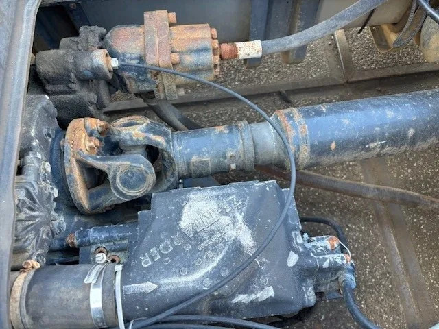 Tractor unit MAN TGA 18.410 FLS XXL (6-CILINDER HEADS / ZF16 MANUAL GEARBOX / ZF-INTARDER / HYDRAULIC KIT / P.T.O. / AIRCONDITIONING): picture 11