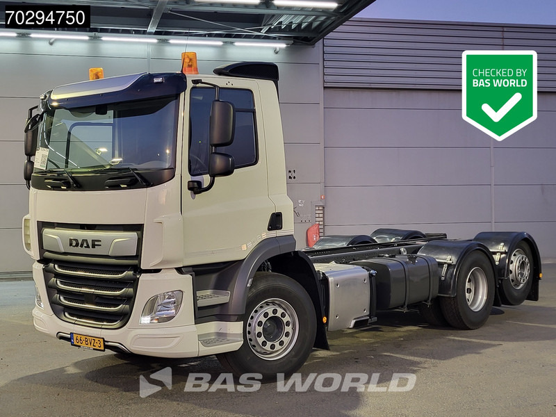 DAF CF 300 6X2 NEW chassis Lift/Steering Axle ACC Retarder Euro 6 - Cab chassis truck: picture 1 DAF CF 300 6X2 NEW chassis Lift/Steering Axle ACC Retarder Euro 6 - Cab chassis truck: picture 1
