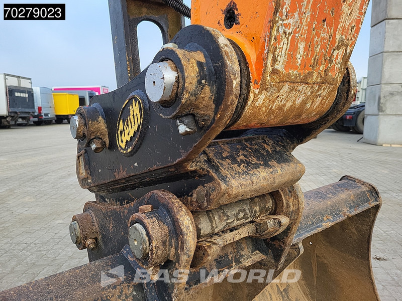 Crawler excavator Doosan DX140 LC-5: picture 15
