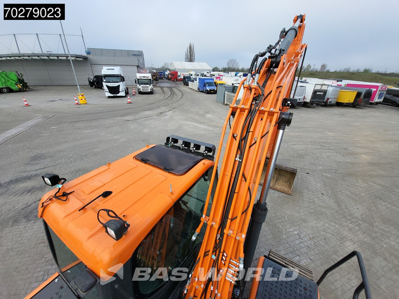 Crawler excavator Doosan DX140 LC-5: picture 12