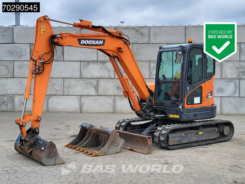Doosan DX62 R-3 3 BUCKETS - A/C - Mini excavator: picture 1 Doosan DX62 R-3 3 BUCKETS - A/C - Mini excavator: picture 1