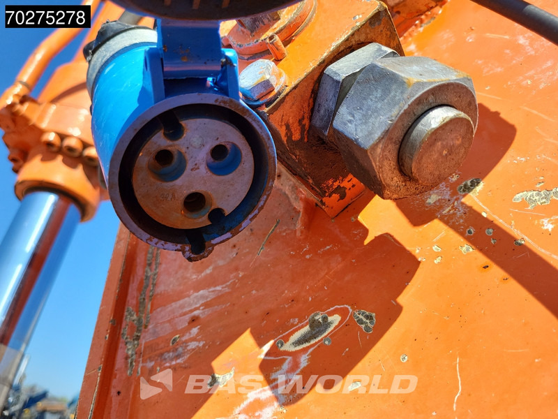 Crawler excavator Hitachi ZX250 LC -3: picture 16
