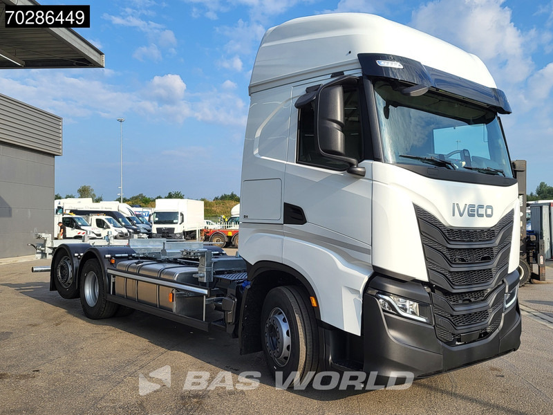 Iveco S-Way 500 6X2 NEW BDF! Lift+Steering Axle ACC Standklima Euro 6 - Container transporter/ Swap body truck: picture 3 Iveco S-Way 500 6X2 NEW BDF! Lift+Steering Axle ACC Standklima Euro 6 - Container transporter/ Swap body truck: picture 3