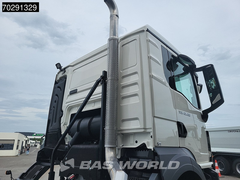 MAN TGS 40.400 6X4 NEW 6x4 chassis PTO Preparation Steelsuspension Big-Axle Automatic Euro 2 - Cab chassis truck: picture 3 MAN TGS 40.400 6X4 NEW 6x4 chassis PTO Preparation Steelsuspension Big-Axle Automatic Euro 2 - Cab chassis truck: picture 3