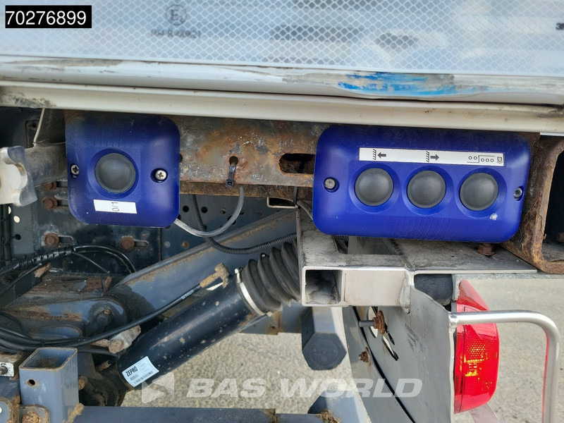 Mercedes-Benz Antos 2535 6X2 Lumikko L7 cooler ladebordwand Lift+Lenkachse Euro 6 - Refrigerator truck: picture 5 Mercedes-Benz Antos 2535 6X2 Lumikko L7 cooler ladebordwand Lift+Lenkachse Euro 6 - Refrigerator truck: picture 5