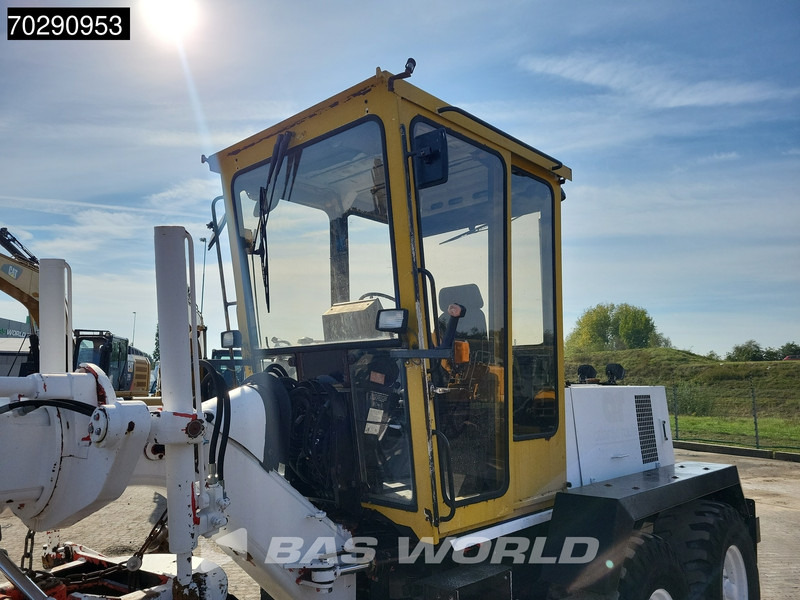 O & K F106 ENGINE PROBLEMS - NOT DRIVABLE - Grader: picture 5 O & K F106 ENGINE PROBLEMS - NOT DRIVABLE - Grader: picture 5