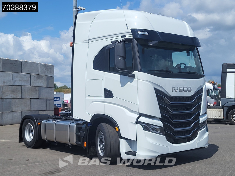 Iveco S-Way 580 4X2 NEW! 2x Tanks ACC Standklima - Tractor unit: picture 3 Iveco S-Way 580 4X2 NEW! 2x Tanks ACC Standklima - Tractor unit: picture 3