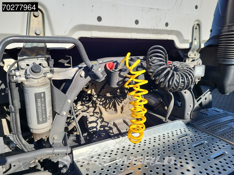 Mercedes-Benz Actros 1851 Actros 4X2 BigSpace 2x Tanks - Tractor unit: picture 5 Mercedes-Benz Actros 1851 Actros 4X2 BigSpace 2x Tanks - Tractor unit: picture 5