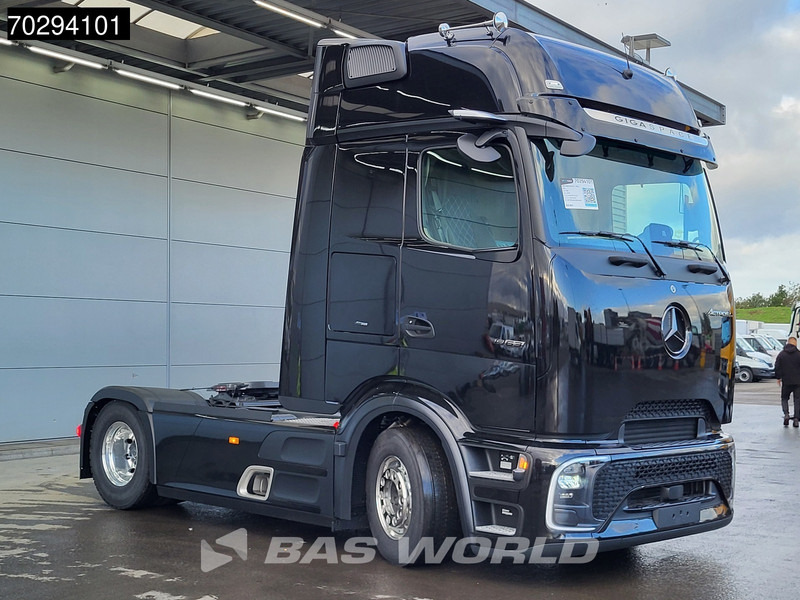 Mercedes-Benz Actros L 1863 4X2 NEW! Retarder Full-Air Leder Standklima 2x Tanks MirrorCam Navi PPC Alcoa's LED Euro 6 - Tractor unit: picture 3 Mercedes-Benz Actros L 1863 4X2 NEW! Retarder Full-Air Leder Standklima 2x Tanks MirrorCam Navi PPC Alcoa's LED Euro 6 - Tractor unit: picture 3