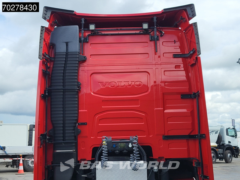 Volvo FH16 750 FH16 6X2 Special-Interior Full-Air Work-Remote Dynamic Steering Alcoa ACC Xenon - Tractor unit: picture 5 Volvo FH16 750 FH16 6X2 Special-Interior Full-Air Work-Remote Dynamic Steering Alcoa ACC Xenon - Tractor unit: picture 5