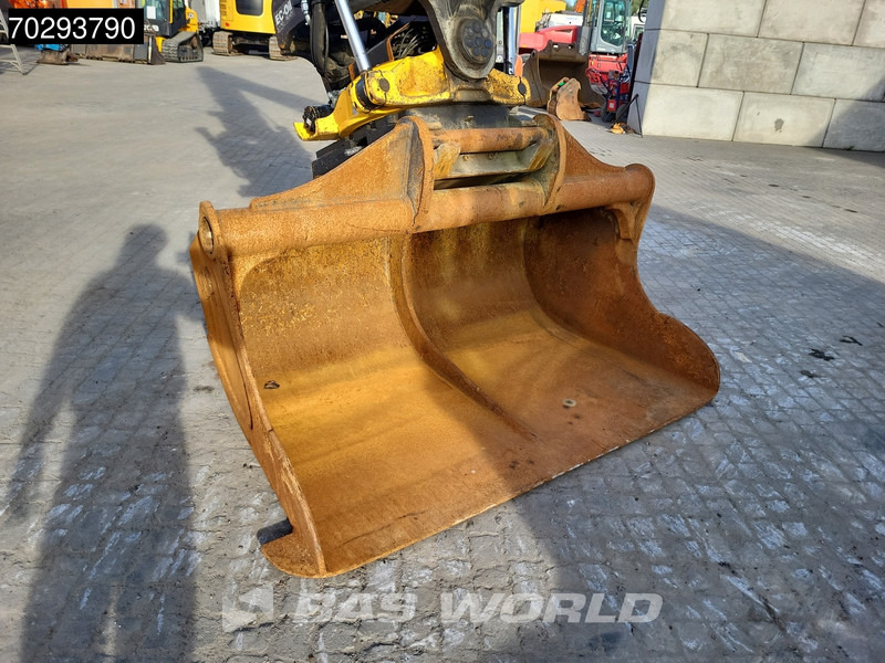 Crawler excavator Volvo ECR355 E L: picture 14