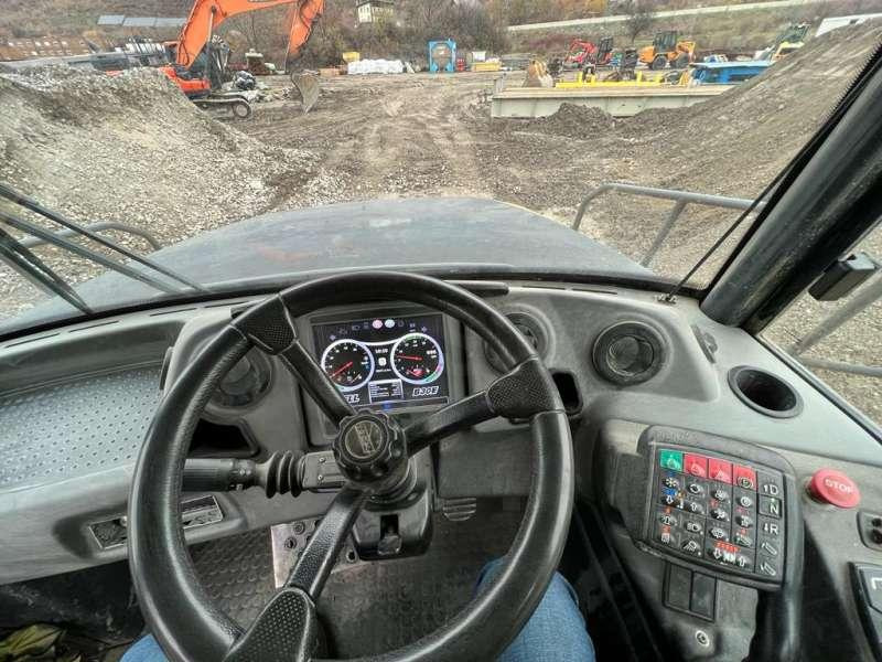 Bell ADT B30E 6X6 WDB - Articulated dumper: picture 5 Bell ADT B30E 6X6 WDB - Articulated dumper: picture 5
