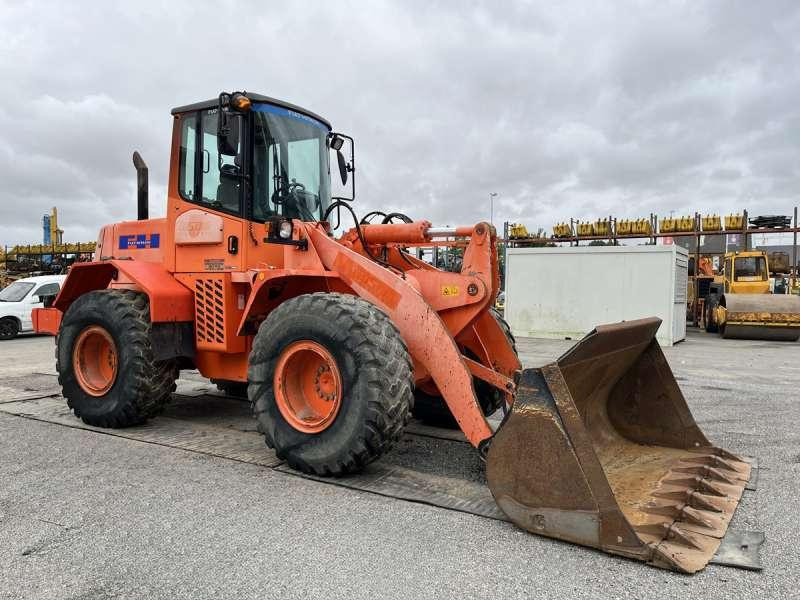 Wheel loader Hitachi W130A: picture 7