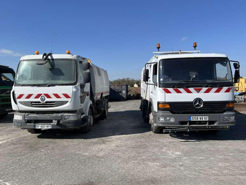 Renault 240DXI + MERCEDES 1517 - Road sweeper: picture 2 Renault 240DXI + MERCEDES 1517 - Road sweeper: picture 2