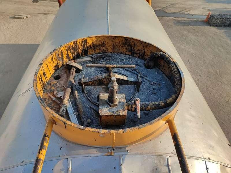 Asphalt distributor Renault G260: picture 41