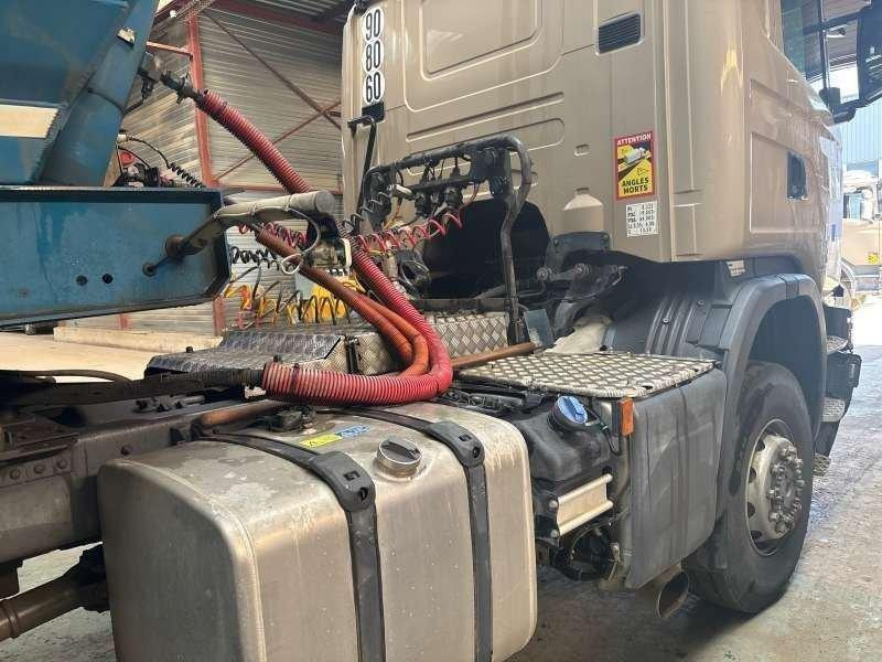 Scania G450 4X4 - Tractor unit: picture 4 Scania G450 4X4 - Tractor unit: picture 4