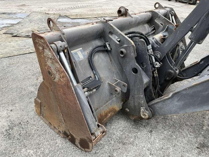 Backhoe loader Volvo BL71+ POWERSHIFT: picture 12