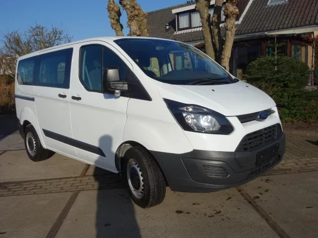 Ford 2,2 TDCI CUSTOM,HANDBAK,ROLSTOELLIFT - Passenger van: picture 1 Ford 2,2 TDCI CUSTOM,HANDBAK,ROLSTOELLIFT - Passenger van: picture 1