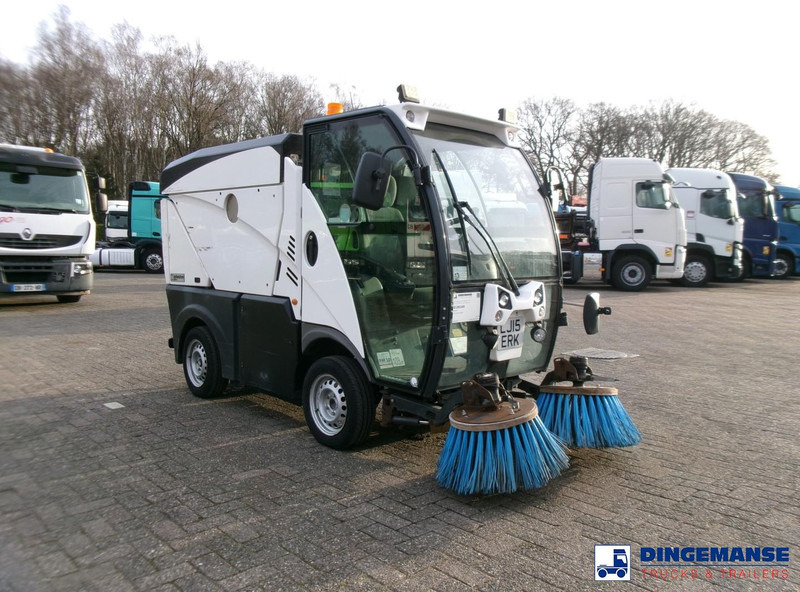 Johnston C101 street sweeper - Road sweeper: picture 2 Johnston C101 street sweeper - Road sweeper: picture 2
