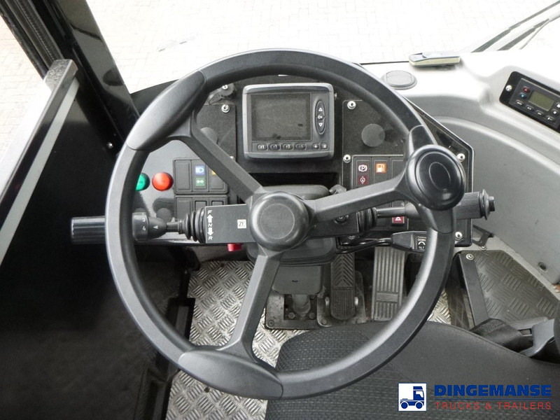 Terminal tractor MOL RM 255 4X4 terminal drawbar tractor 150 ton: picture 9 Terminal tractor MOL RM 255 4X4 terminal drawbar tractor 150 ton: picture 9