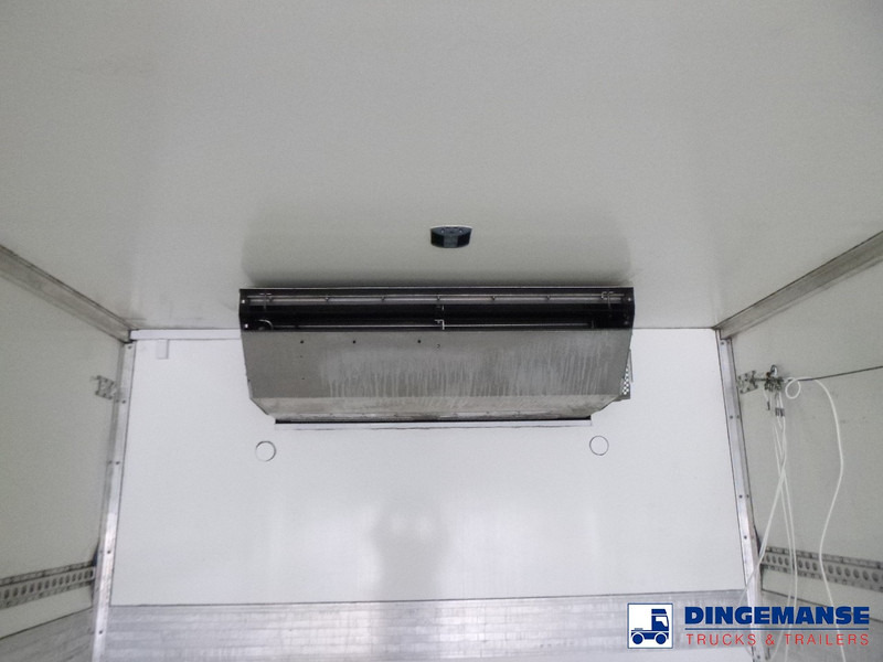 Refrigerator truck Mercedes-Benz Antos 2533 RHD 6x2 Thermoking T1000R frigo: picture 15