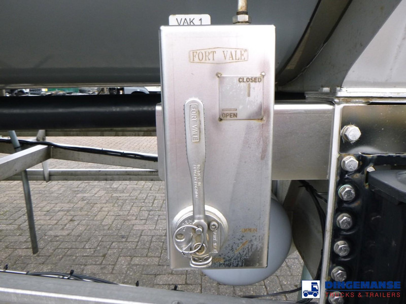 Tank semi-trailer Van Hool Food tank inox 62 m3 / 3 comp: picture 15