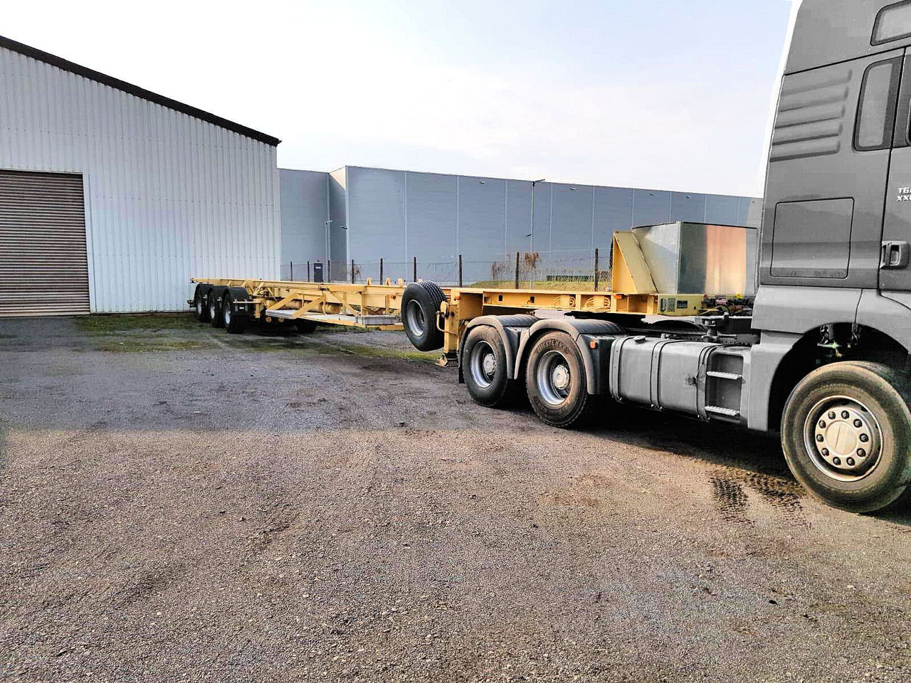 Goldhofer 3-Achs SPZ-DL3-38/80 Spezial 20,5meter + 3xLenk - Low loader semi-trailer: picture 1 Goldhofer 3-Achs SPZ-DL3-38/80 Spezial 20,5meter + 3xLenk - Low loader semi-trailer: picture 1