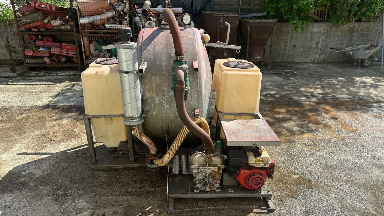 Saug-Druck fass Flexi + 2 Frisch-Wassertaschen - Vacuum truck: picture 5 Saug-Druck fass Flexi + 2 Frisch-Wassertaschen - Vacuum truck: picture 5