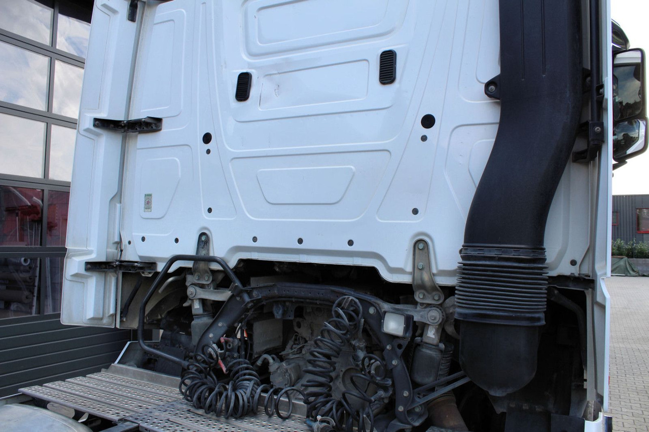 Tractor unit Mercedes-Benz Actros 1853 4x2 LS +Hydraulik + neuer AT-Motor: picture 10 Tractor unit Mercedes-Benz Actros 1853 4x2 LS +Hydraulik + neuer AT-Motor: picture 10