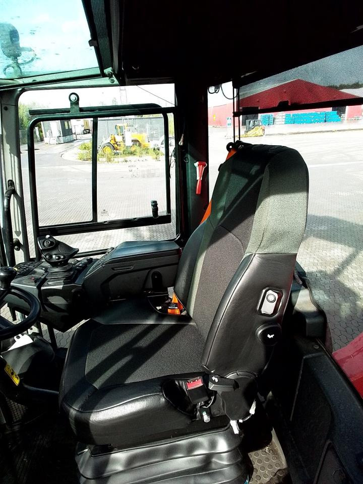 Kalmar DRG450-75C5XS - Reach stacker: picture 4 Kalmar DRG450-75C5XS - Reach stacker: picture 4