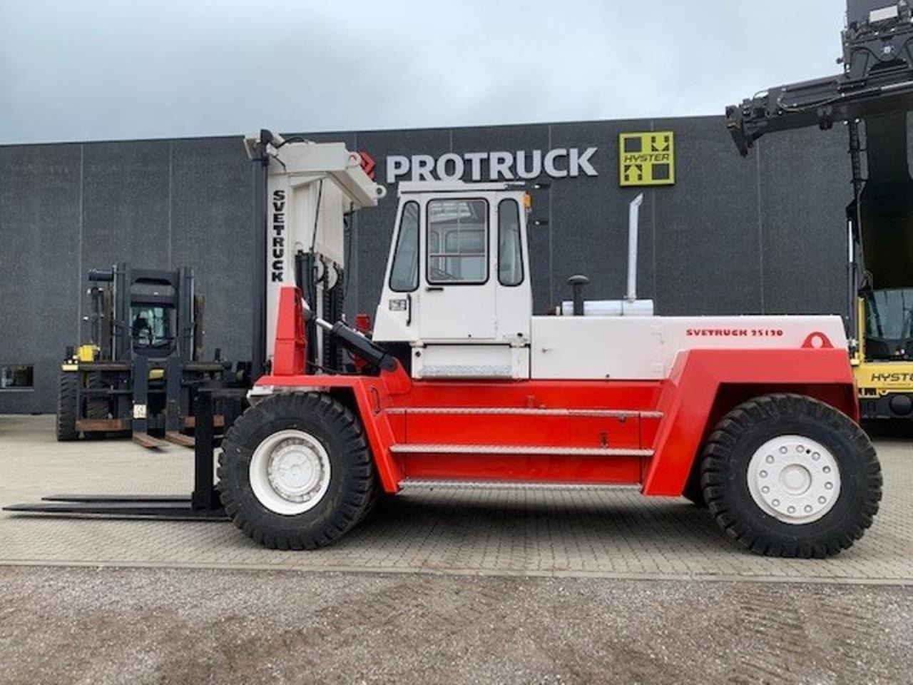 SveTruck 25120-42 - Diesel forklift: picture 1 SveTruck 25120-42 - Diesel forklift: picture 1