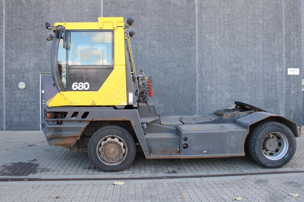 Terberg RT282 - Terminal tractor: picture 1 Terberg RT282 - Terminal tractor: picture 1