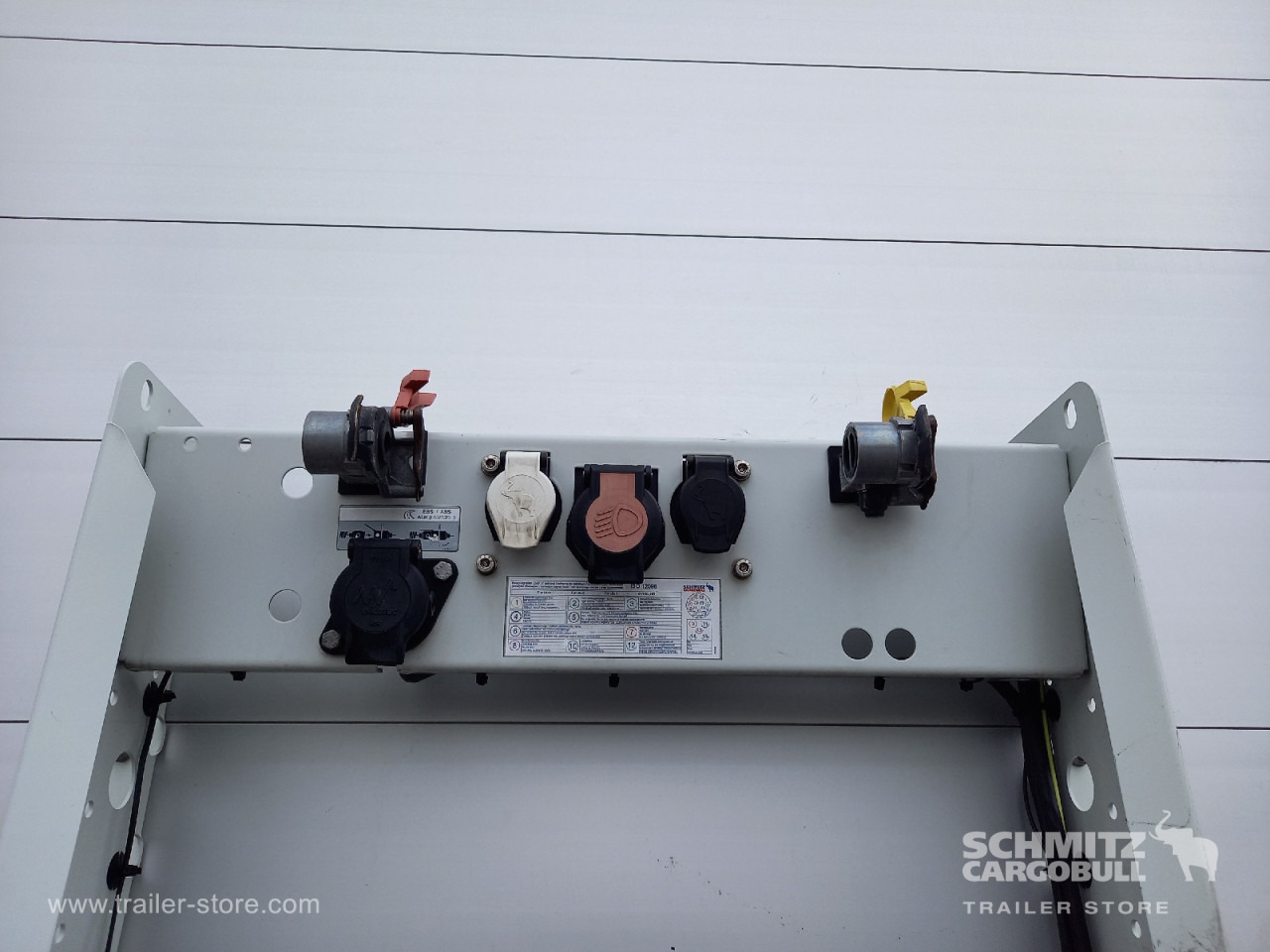 SCHMITZ Auflieger Curtainsider Standard - Curtainsider semi-trailer: picture 5 SCHMITZ Auflieger Curtainsider Standard - Curtainsider semi-trailer: picture 5