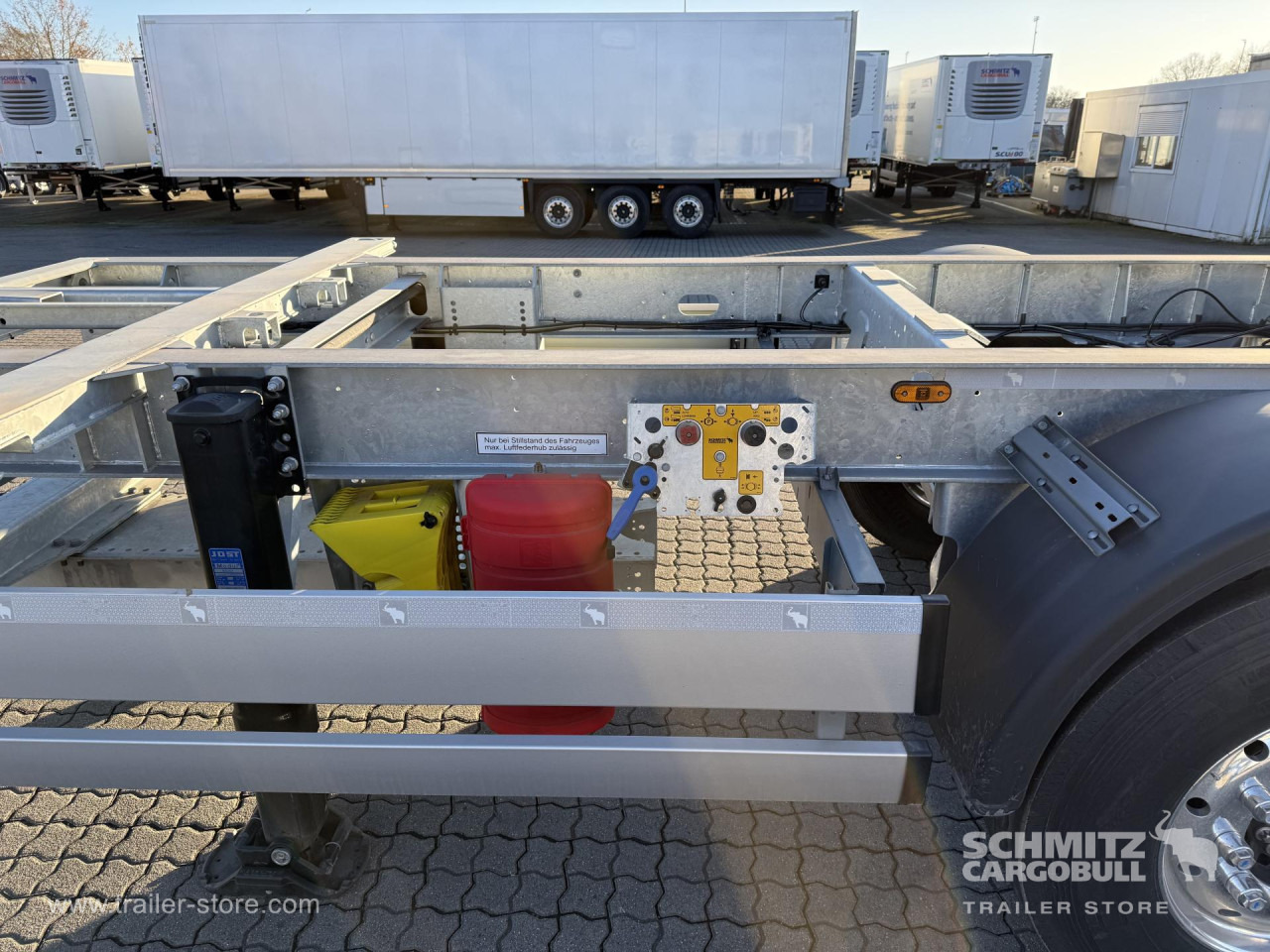 SCHMITZ Zentralachsanhänger Wechselfahrgestell Standard - Container transporter/ Swap body trailer: picture 2 SCHMITZ Zentralachsanhänger Wechselfahrgestell Standard - Container transporter/ Swap body trailer: picture 2