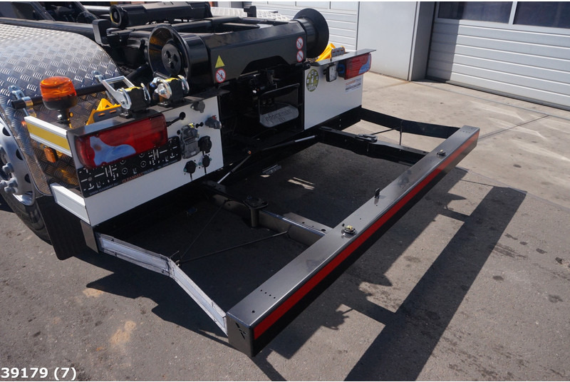 Hook lift truck, Crane truck MAN TGS 26.420 HMF 21 Tonmeter laadkraan Just 170.296 km!: picture 8