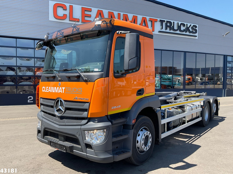 Mercedes-Benz Actros 2643 VDL 21 Ton haakarmsysteem - Hook lift truck: picture 2 Mercedes-Benz Actros 2643 VDL 21 Ton haakarmsysteem - Hook lift truck: picture 2
