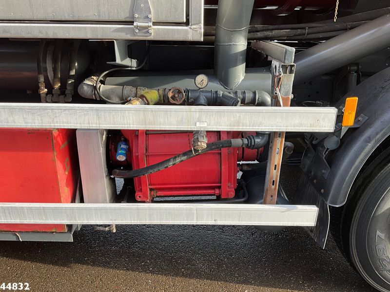 Vacuum truck Mercedes-Benz Actros 4141 8x4 Kroll Saug/Spul aufbau: picture 7