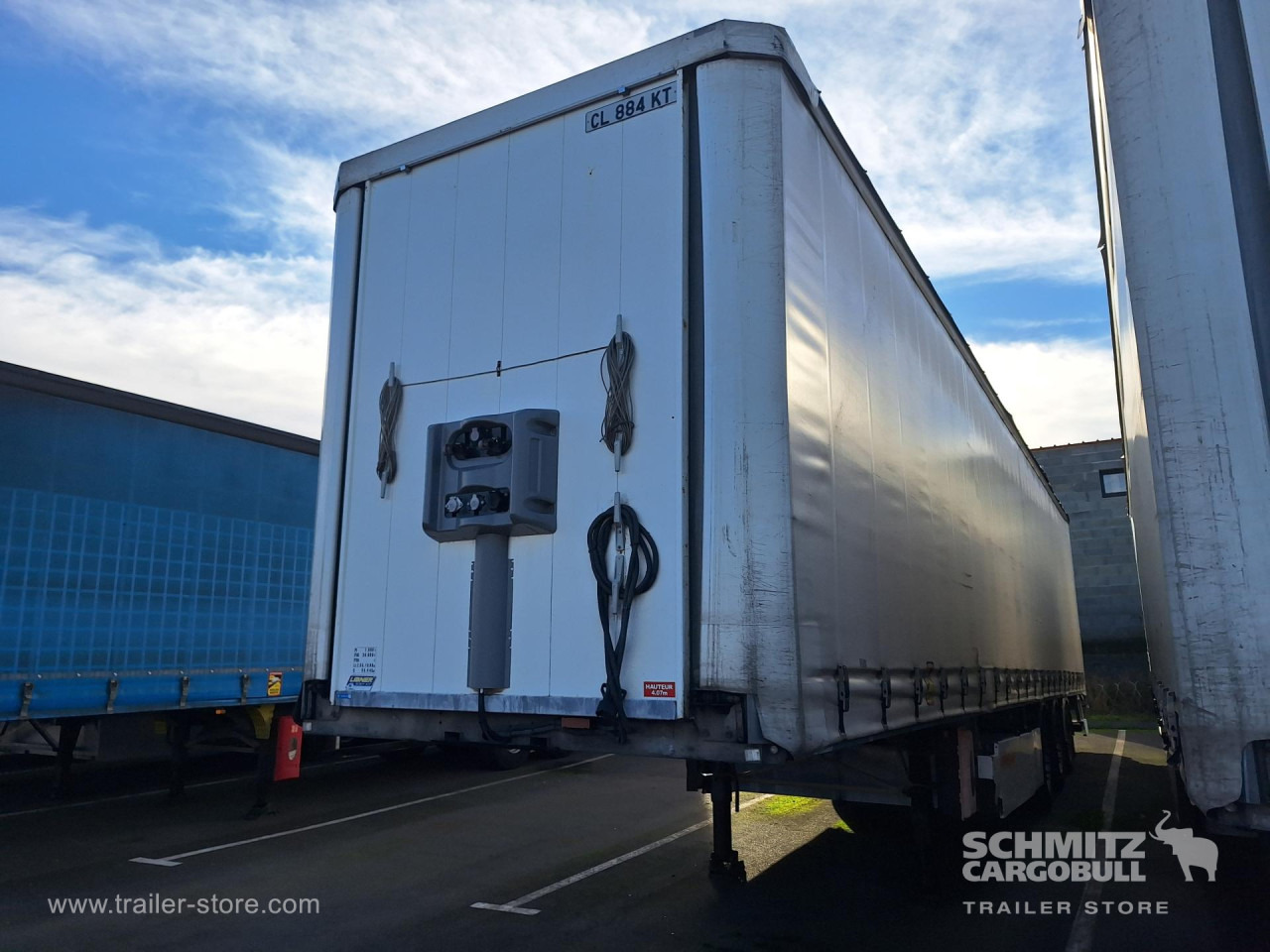 FRUEHAUF Curtainsider Standard Taillift - Curtainsider semi-trailer: picture 5 FRUEHAUF Curtainsider Standard Taillift - Curtainsider semi-trailer: picture 5
