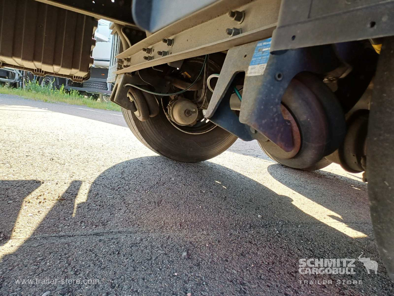 SCHMITZ Auflieger Curtainsider Standard Forklift holder - Curtainsider semi-trailer: picture 5 SCHMITZ Auflieger Curtainsider Standard Forklift holder - Curtainsider semi-trailer: picture 5